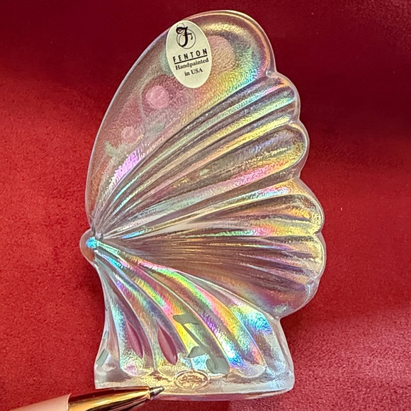 Fenton vintage Iridescent butterfly original tag & signed by artist. Gorgeous. - Picture 2 of 8